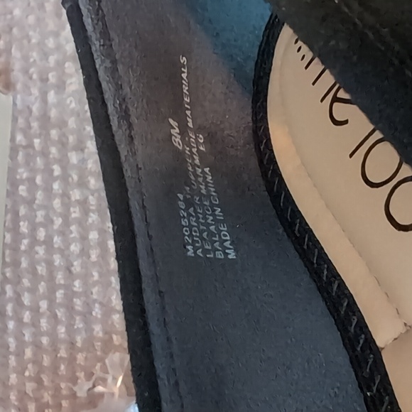 NWT Me Too Audra Black Suede Point Toe Loafers Size 8M - Picture 6 of 6